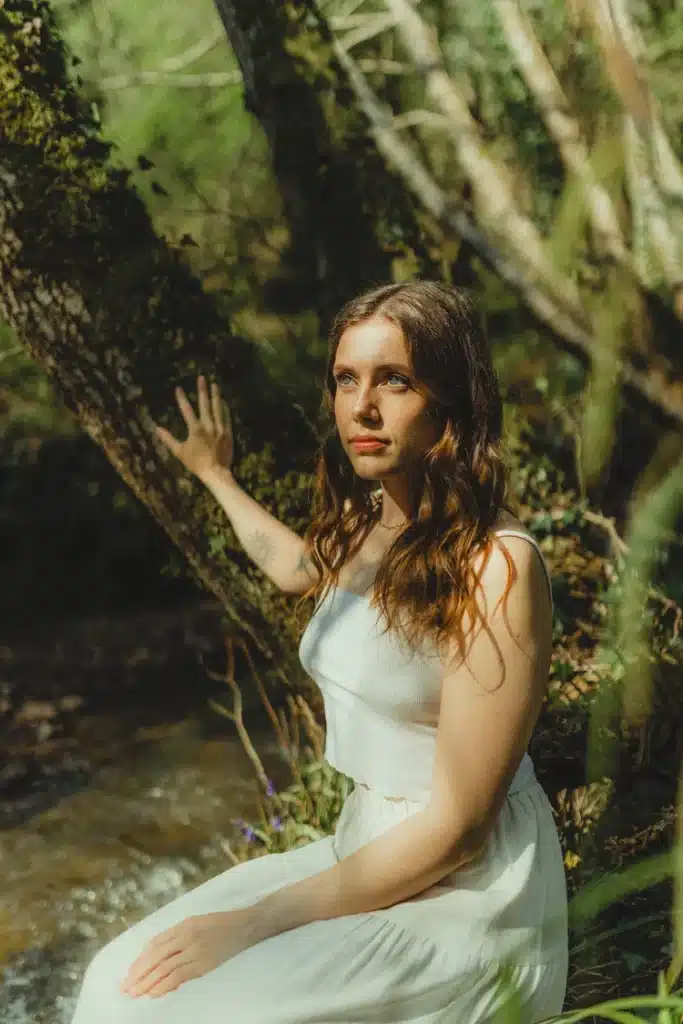 Lien Gwerin: Ezmay Grace’s Haunting Folk Tales From The Cornish Coast